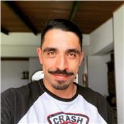 Profesor en amplio conocimiento de historia y geografia explicada de manera didactica